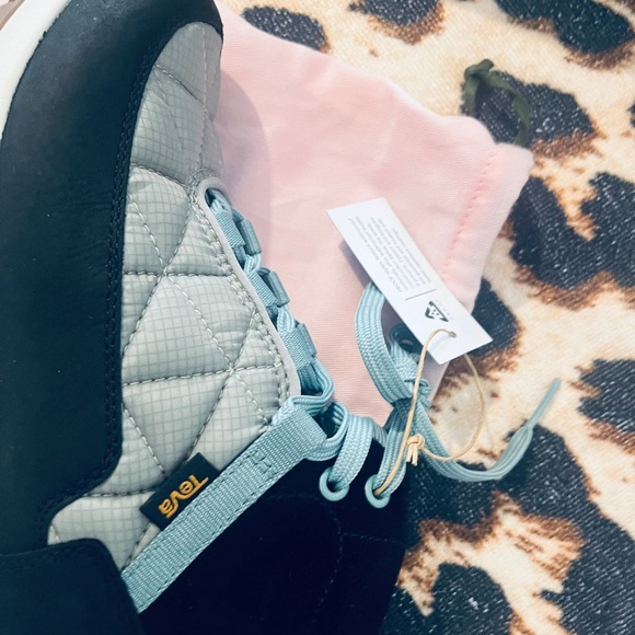 Teva  Women's Remember  Commute Lace Up shoes/boots, high top sneakers. NWOB - Picture 14 of 14